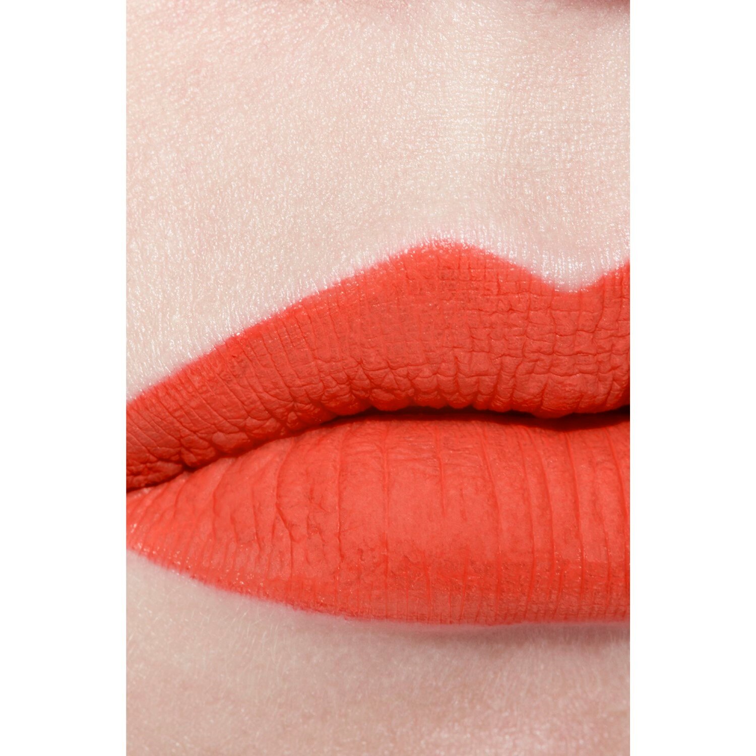 LA BARRA DE LABIOS LÍQUIDA MATE INTENSA DE LARGA DURACIÓN